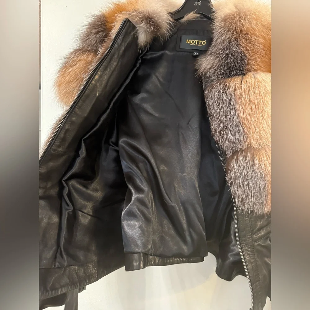 Motto Design By Oruc Women's Black Leather Jacket with Natural Fur Collar - Picture 8 of 11